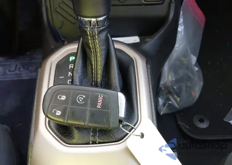 2017 Jeep Renegade Limited Fwd z USA, uszkodzony, nr VIN ZACCJADB9HPE48691